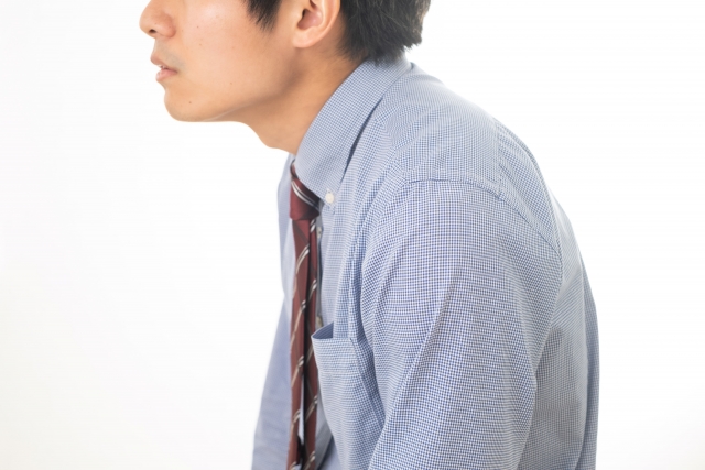 巻き肩